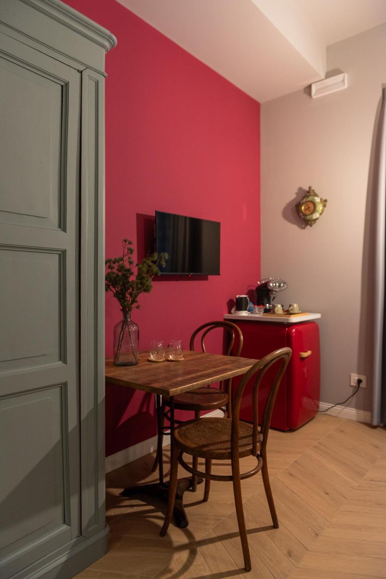 Sophia Boutique Suites Триест Экстерьер фото