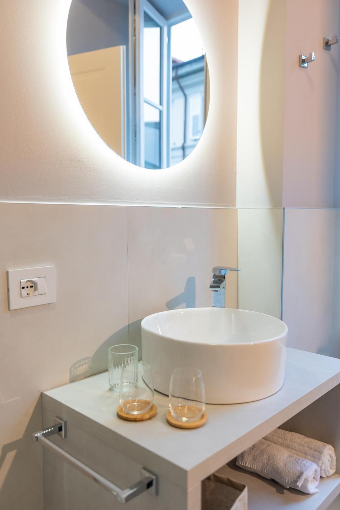 Sophia Boutique Suites Триест Экстерьер фото
