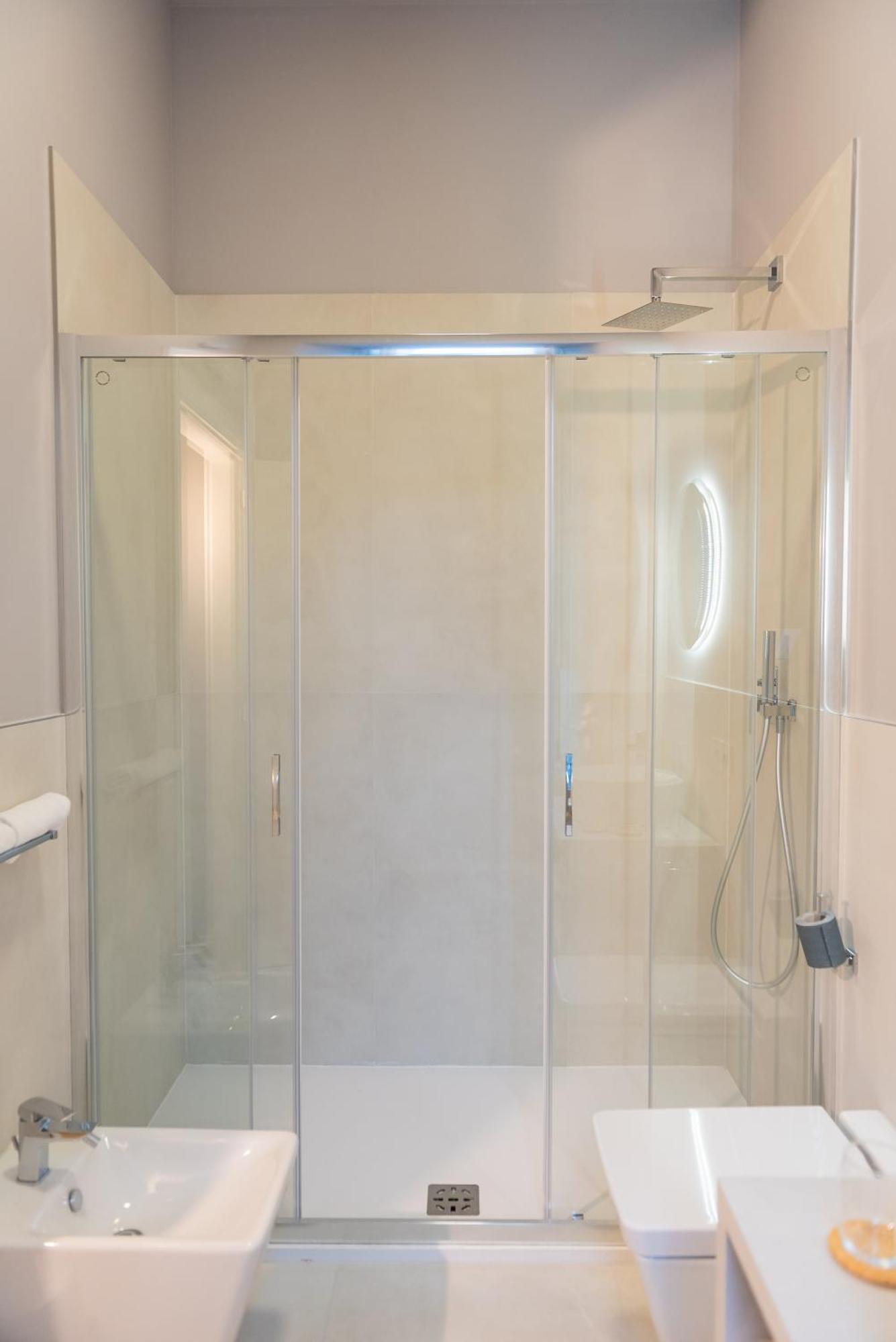 Sophia Boutique Suites Триест Экстерьер фото