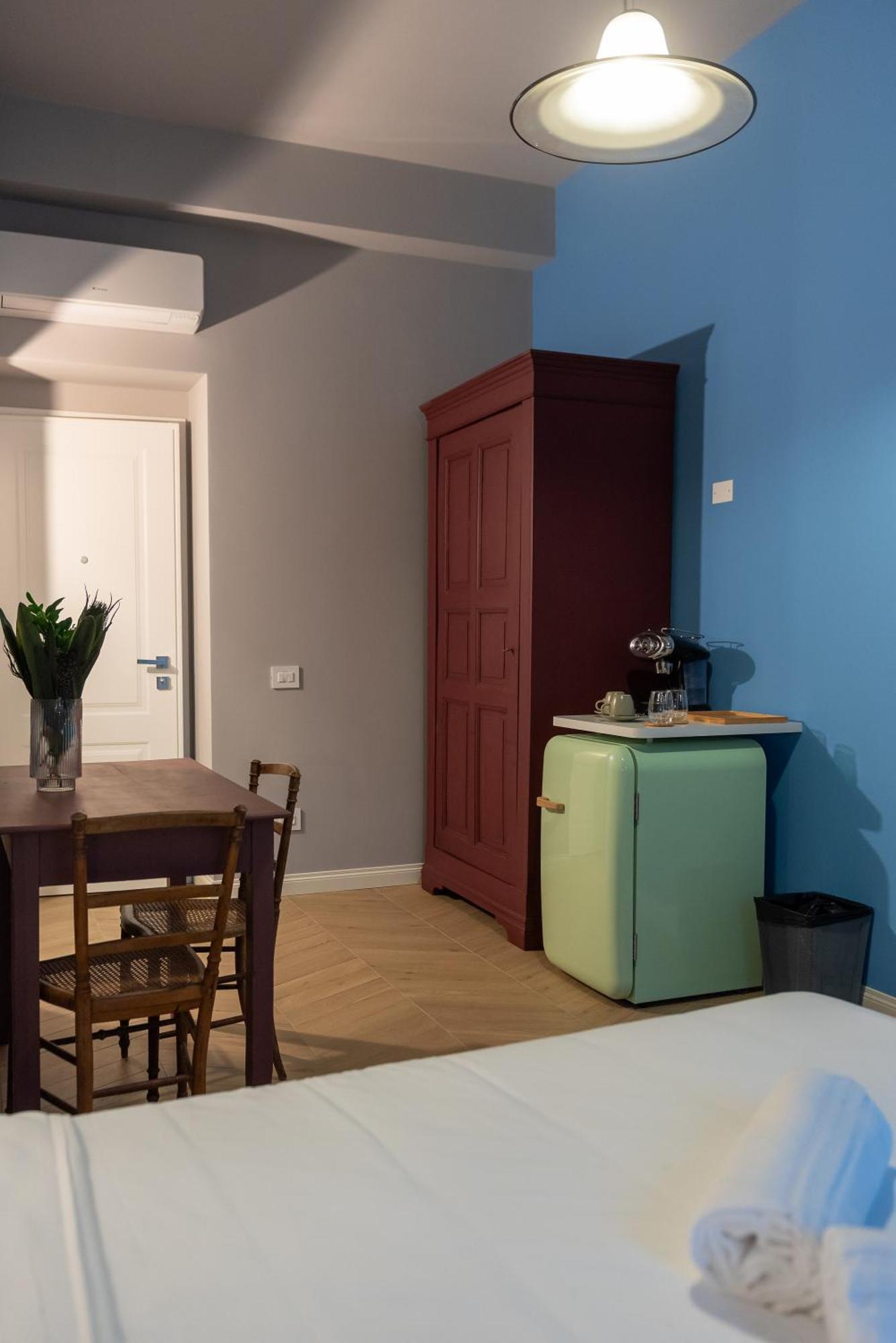 Sophia Boutique Suites Триест Экстерьер фото